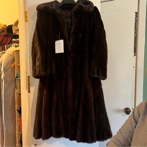 Luxurious Vintage Brown Fur Coat NW Rosenthal